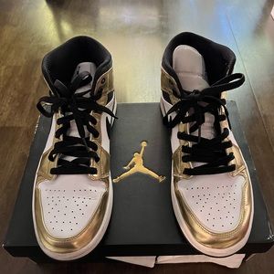 Air Jordan Mid SE Black/Metallic Gold Size 10